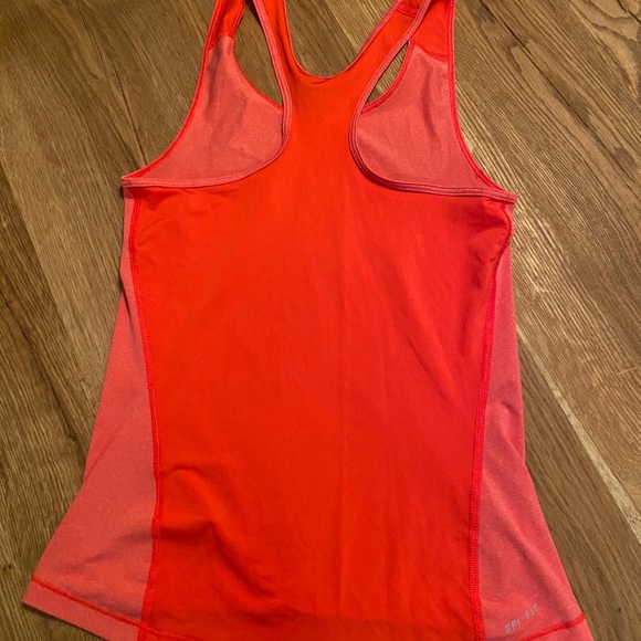 Nike coral orange workout top - Picture 3 of 3